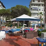 Fiona's Sea View Apartment Golem (Tirana)