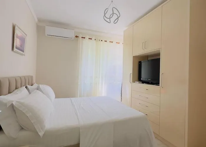 Fiona's Sea View Apartment