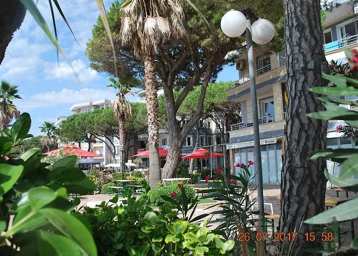 Apartment Fiona's Sea View Golem (Tirana)