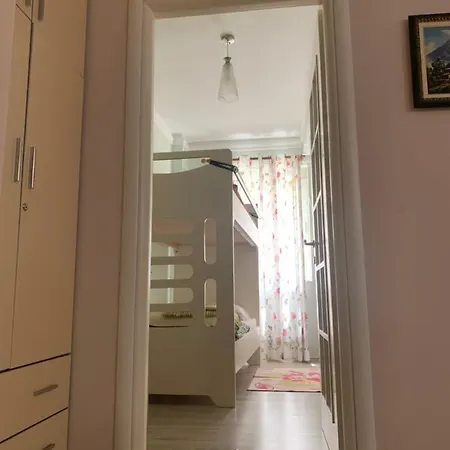 Fiona's Sea View Apartmán