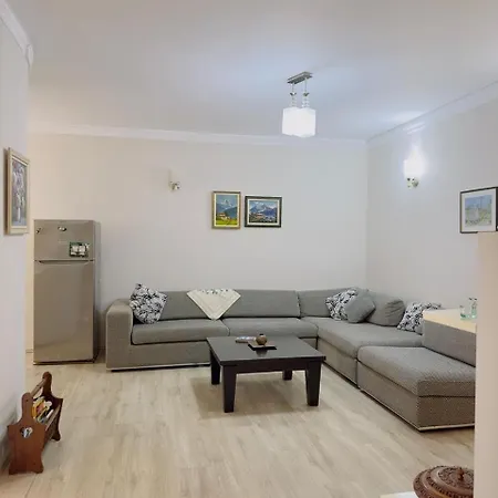 Fiona's Sea View Apartment *
