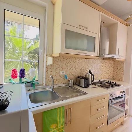 Fiona's Sea View Apartment Golem (Tirana)